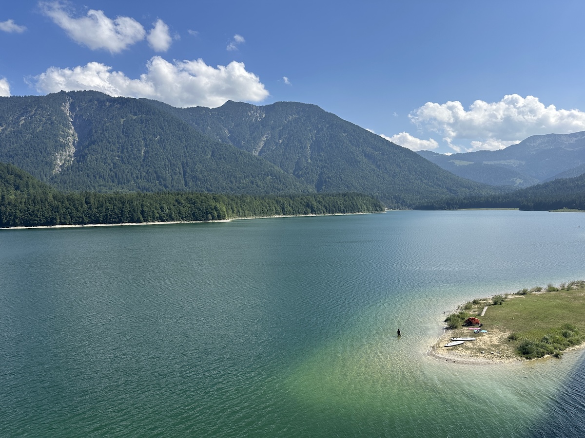 Oswald-Lenggries-Ferienwohnungen Sylvensteinsee liegewiese Oswald-Lenggries-Ferienwohnungen Sylvensteinsee liegewiese